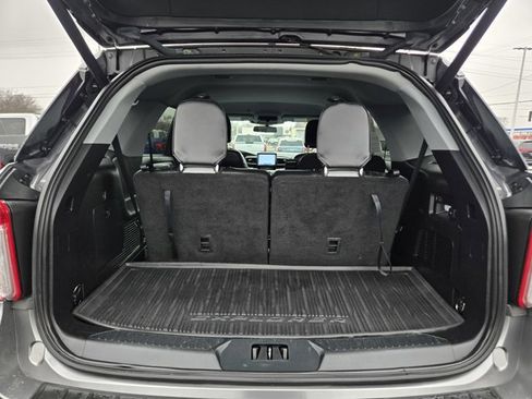 Used 2021 Ford Explorer XLT w/ Equipment Group 202A image 35