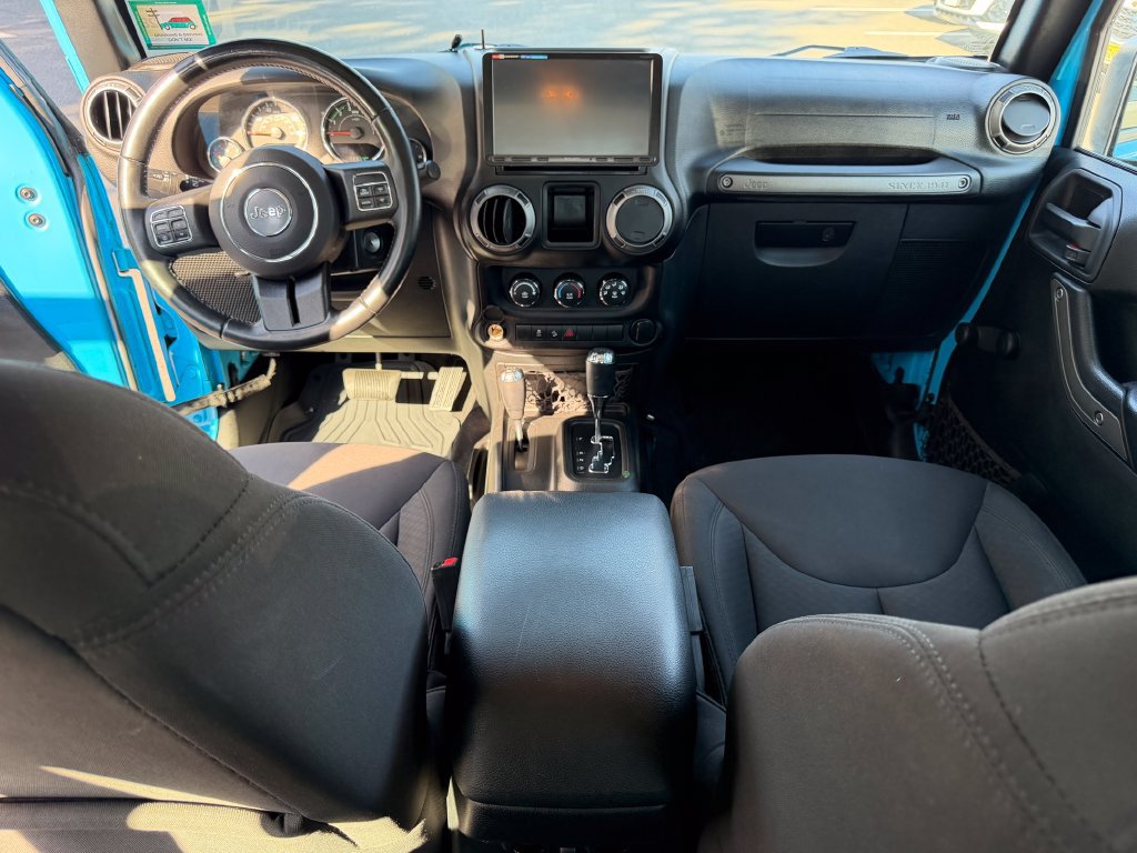 Used 2017 Jeep Wrangler Unlimited Sport w/ Connectivity Group AWD/4WD image 19