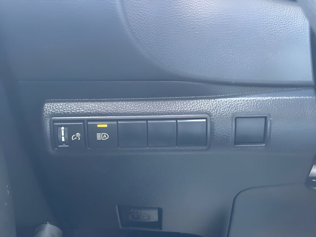 Used 2022 Toyota Corolla LE FWD image 31