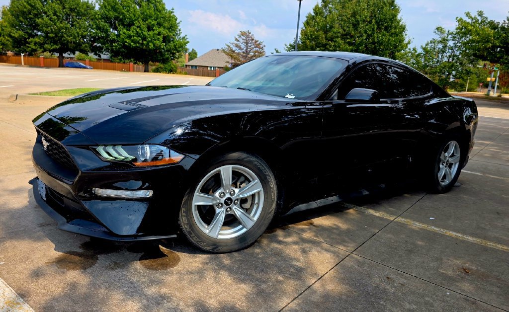 Used 2021 Ford Mustang Coupe RWD image 5