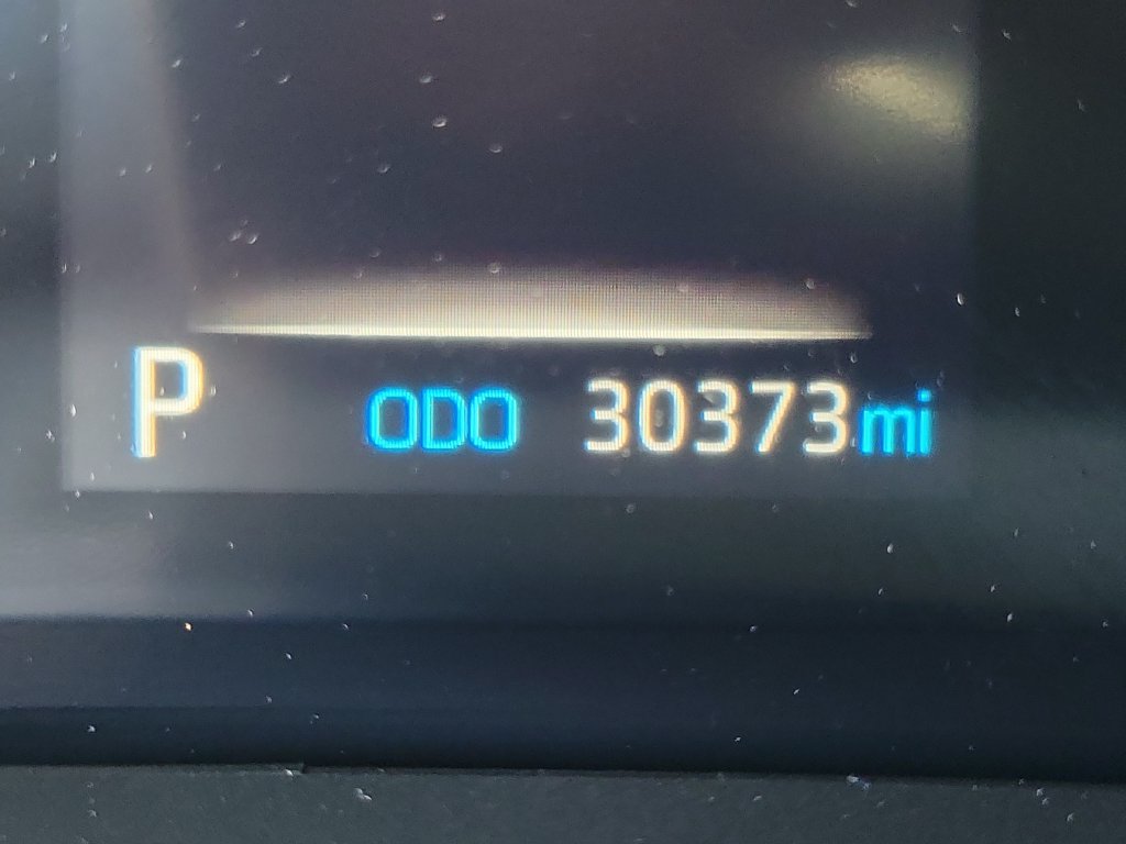 Used 2024 Toyota Sienna XLE FWD image 3