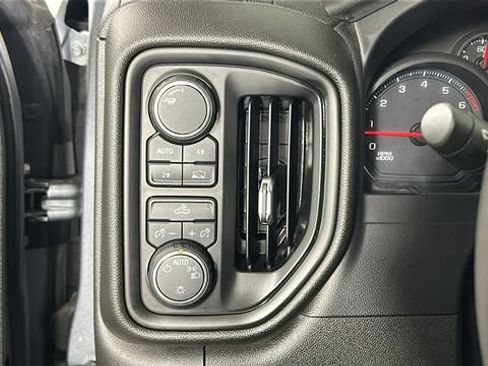 Used 2019 Chevrolet Silverado 1500 Custom w/ Custom Value Package AWD/4WD image 20