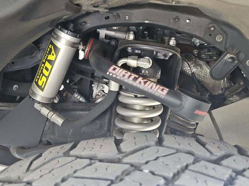 Used 2019 Toyota Tacoma TRD Off-Road image 8