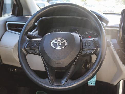 Used 2023 Toyota Corolla Cross L image 15