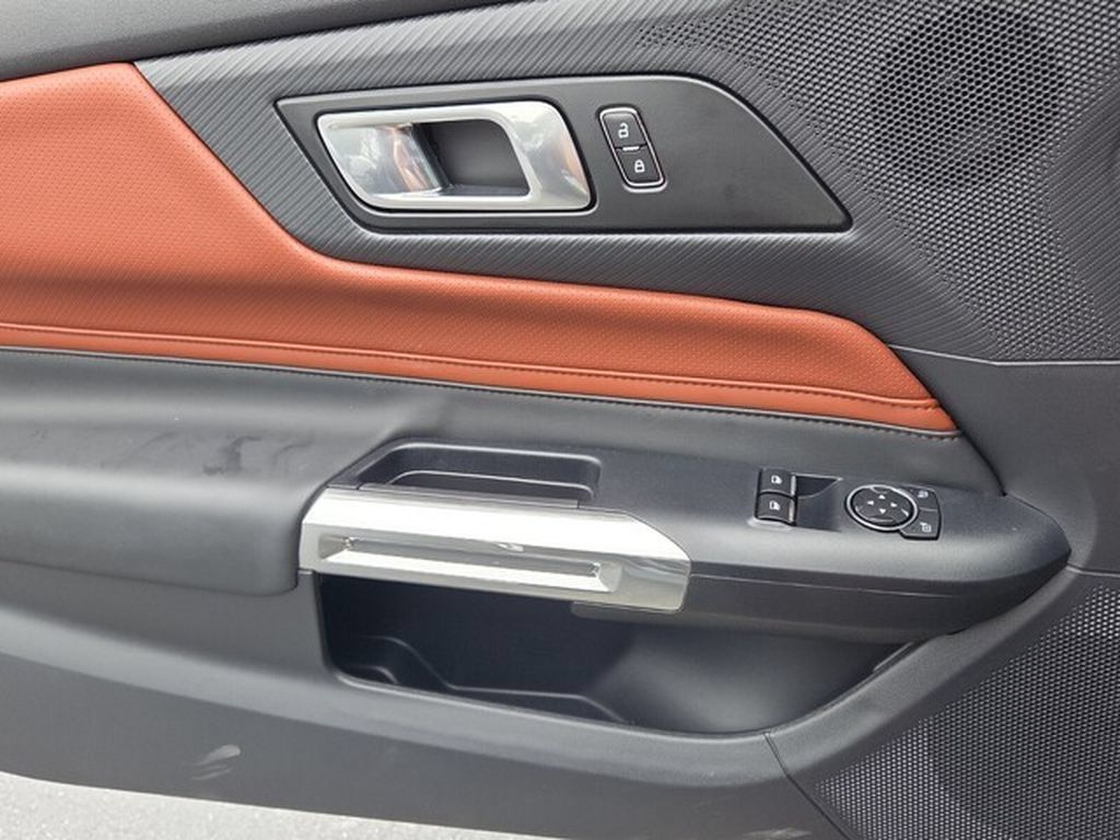 Used 2026 Ford Mustang Premium RWD image 30