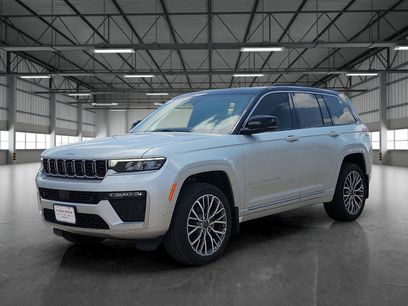 New 2026 Jeep Grand Cherokee Summit w/ MOPAR Finishing Package