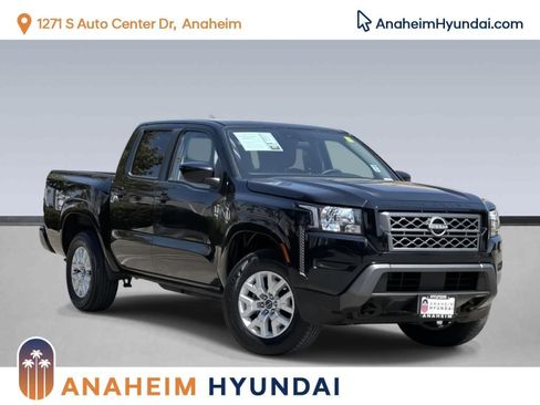 Used 2022 Nissan Frontier SV image 1