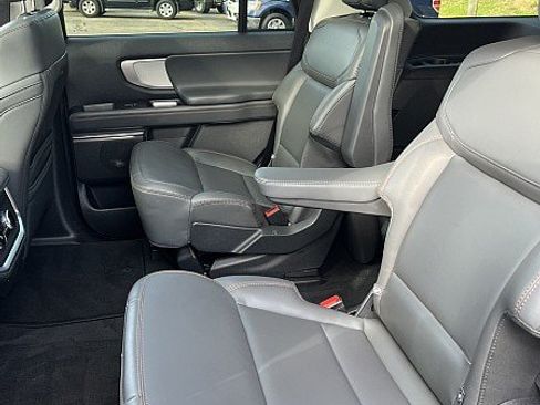 Used 2025 Ford Expedition Active AWD/4WD image 16