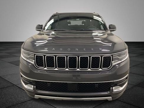 Used 2023 Jeep Wagoneer Series III w/ Premium Group I image 2