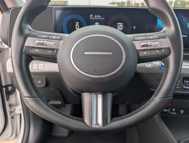 Used 2025 Hyundai Kona SEL FWD image 12