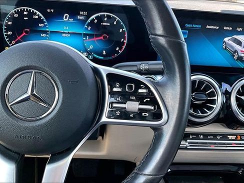 Used 2022 Mercedes-Benz GLB 250 w/ Premium Package Lite image 11