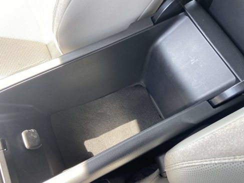 Used 2025 Toyota Camry SE FWD image 35