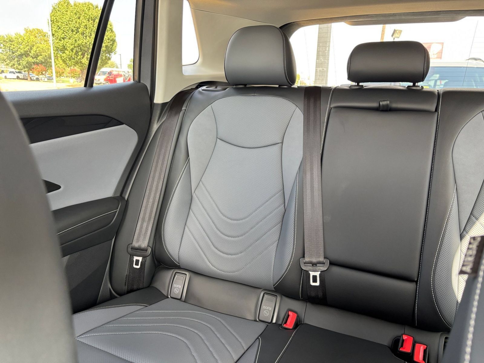 Used 2026 Volkswagen Tiguan SE AWD/4WD image 40