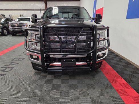 Used 2018 Ford F250 Lariat w/ Lariat Value Package AWD/4WD image 16