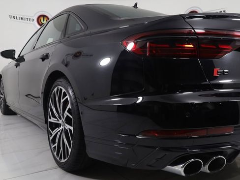 Used 2025 Audi S8 image 41