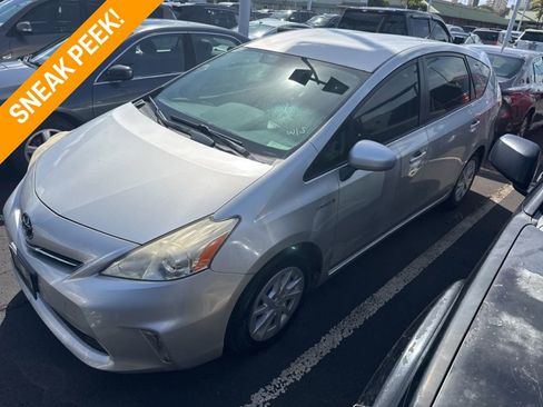 Used 2014 Toyota Prius V Two image 1