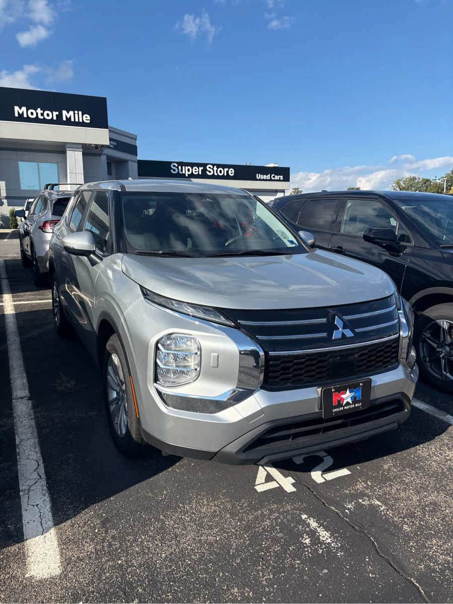 Used 2025 Mitsubishi Outlander ES AWD/4WD image 24