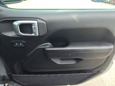 Used 2019 Jeep Wrangler Unlimited Sport S AWD/4WD image 18
