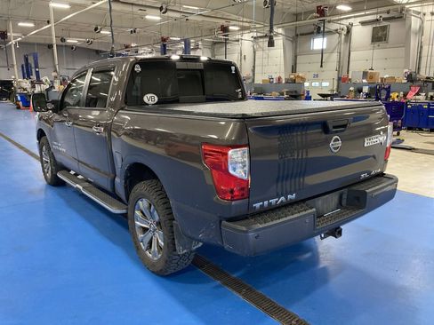 Used 2018 Nissan Titan SL w/ Texas Titan Edition AWD/4WD image 5