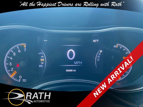 Used 2020 Jeep Grand Cherokee Altitude image 13