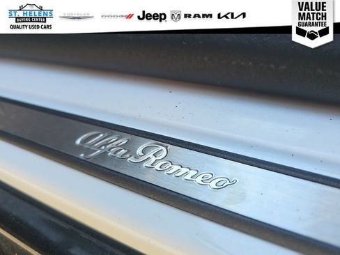Used 2024 Alfa Romeo Stelvio Veloce AWD/4WD image 37