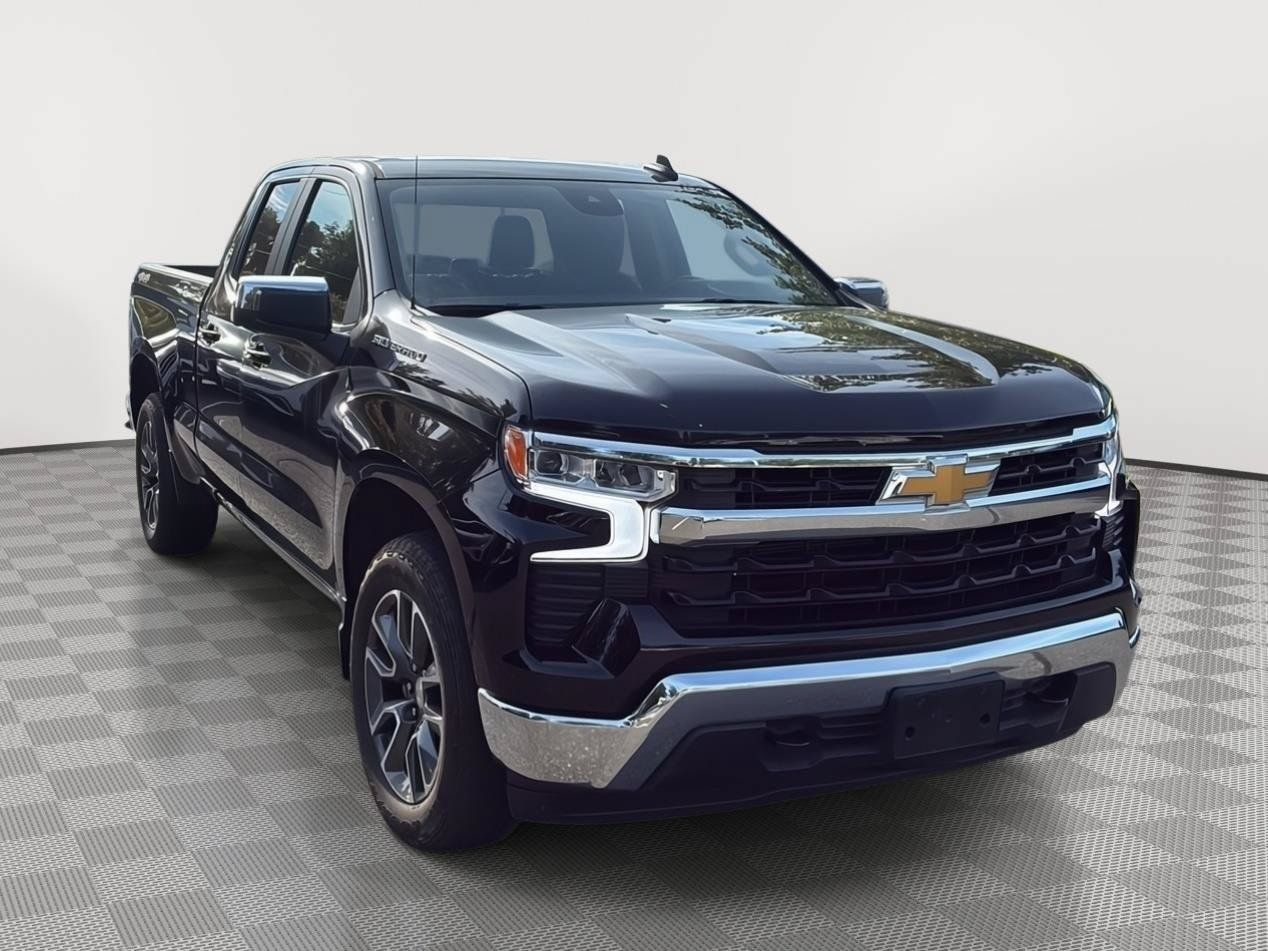 Used 2023 Chevrolet Silverado 1500 LT w/ Protection Package AWD/4WD image 3