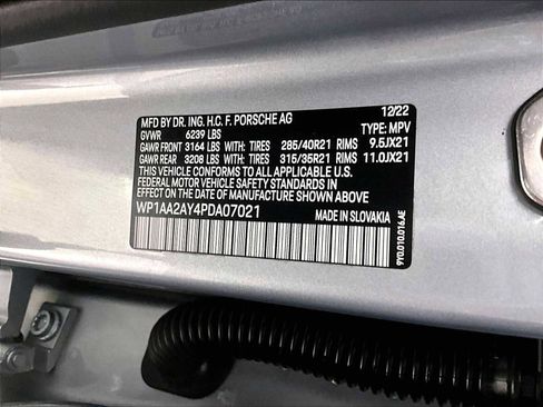 Used 2023 Porsche Cayenne image 36