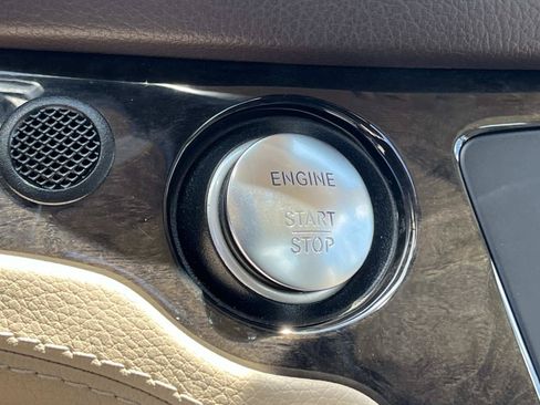 Used 2013 Mercedes-Benz SL 550 image 25