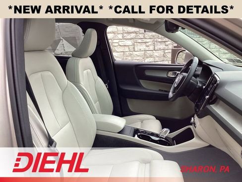 Used 2024 Volvo XC40 B5 Plus w/ Climate Package AWD/4WD image 18