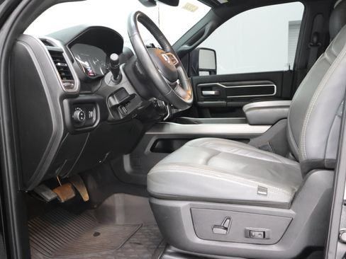 Used 2024 RAM 2500 Big Horn w/ Night Edition AWD/4WD image 6