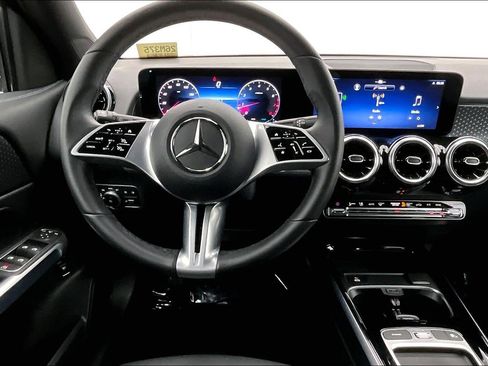 Used 2026 Mercedes-Benz GLB 250 image 4