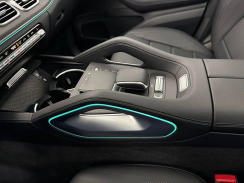 Used 2025 Mercedes-Benz GLS 450 4MATIC image 37