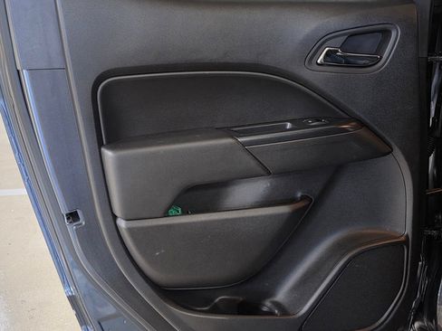 Used 2016 Chevrolet Colorado LT w/ LT Convenience Package RWD image 10