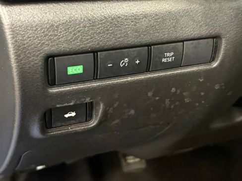 Used 2024 Nissan Sentra SV FWD image 13
