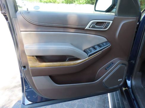 Used 2019 GMC Yukon Denali w/ Denali Ultimate Package AWD/4WD image 17
