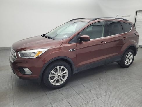 Used 2018 Ford Escape SE FWD image 2