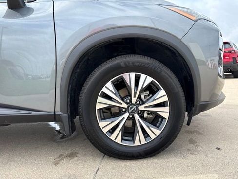 Used 2023 Nissan Rogue SV w/ SV Premium B Package FWD image 13