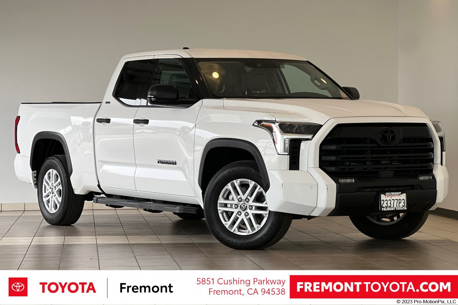 Used 2022 Toyota Tundra SR5 w/ SR5 Convenience Package RWD image 1