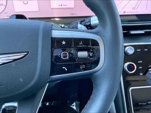 Certified 2025 Genesis GV80 2.5T Standard AWD/4WD image 19