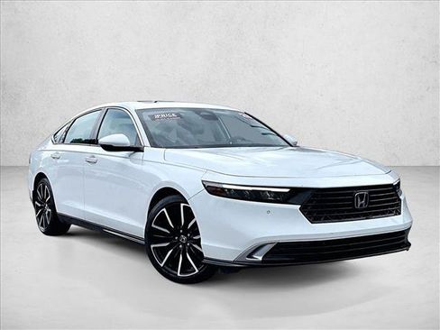 Used 2025 Honda Accord Touring image 12
