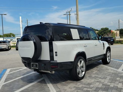 New 2026 Land Rover Defender 130 X-Dynamic SE AWD/4WD image 5