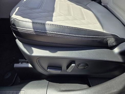 Used 2024 Ford Escape SE w/ PHEV Premium Package FWD image 18