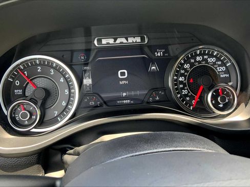 Used 2025 RAM 1500 Laramie AWD/4WD image 24