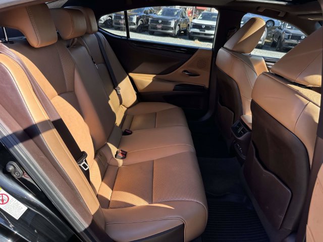 Used 2019 Lexus ES 350 w/ Premium Package FWD image 10