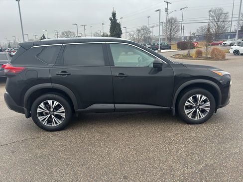 Used 2023 Nissan Rogue SV w/ SV Premium Package image 8
