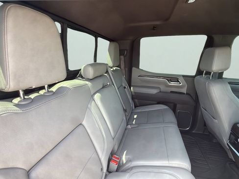 Used 2025 GMC Sierra 1500 SLT w/ SLT Premium Plus Package AWD/4WD image 20