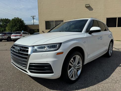 Used 2018 Audi Q5 2.0T Premium Plus w/ Premium Plus Package AWD/4WD image 3