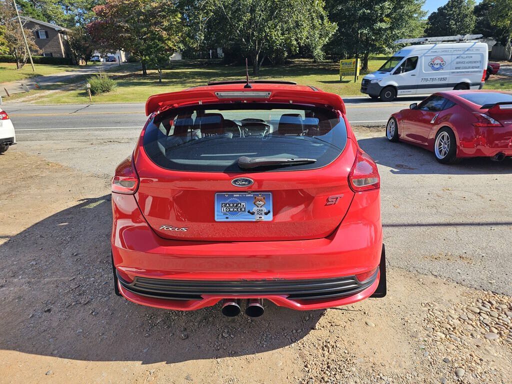 Used 2016 Ford Focus ST FWD image 9