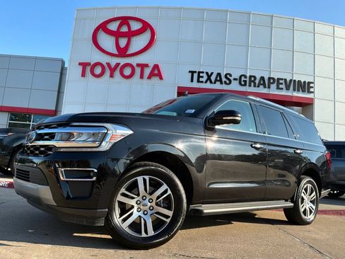 Used 2024 Ford Expedition Limited RWD image 2