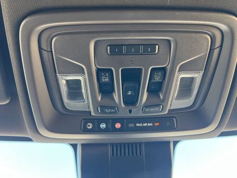 Used 2025 GMC Sierra 3500 Denali w/ Denali Reserve Package image 25